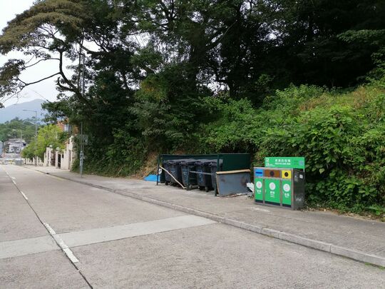 西贡碧翠路近电灯柱EB 0366